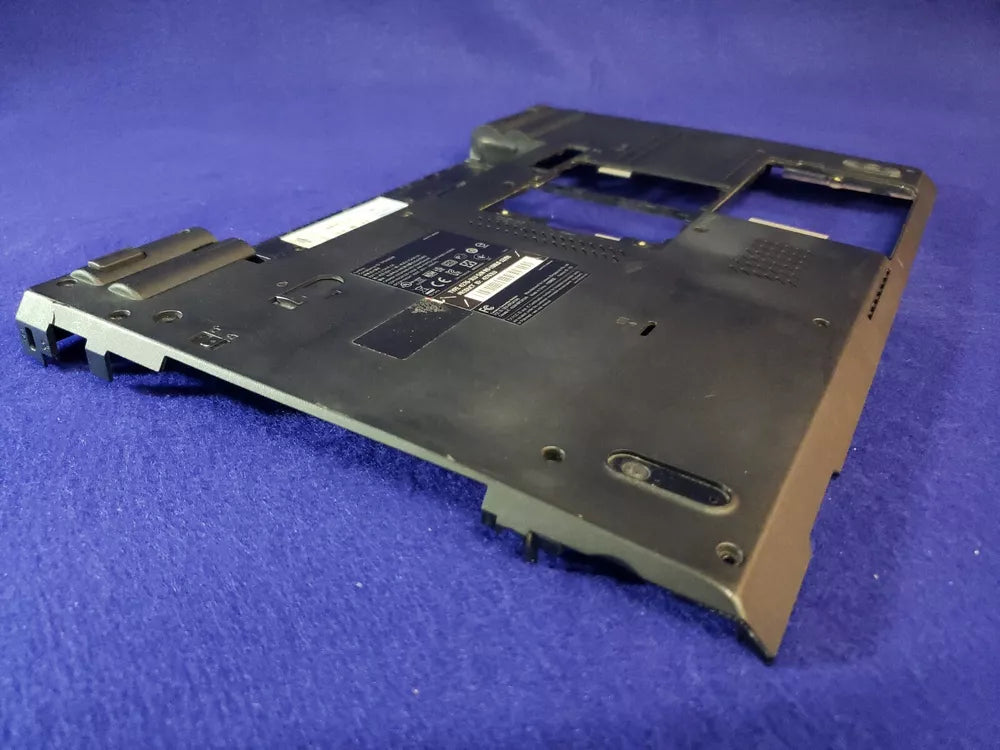 GENUINE LENOVO THINKPAD W520 BOTTOM BASE COVER 04W1673 GRADE C - Honeybee-Technologies
