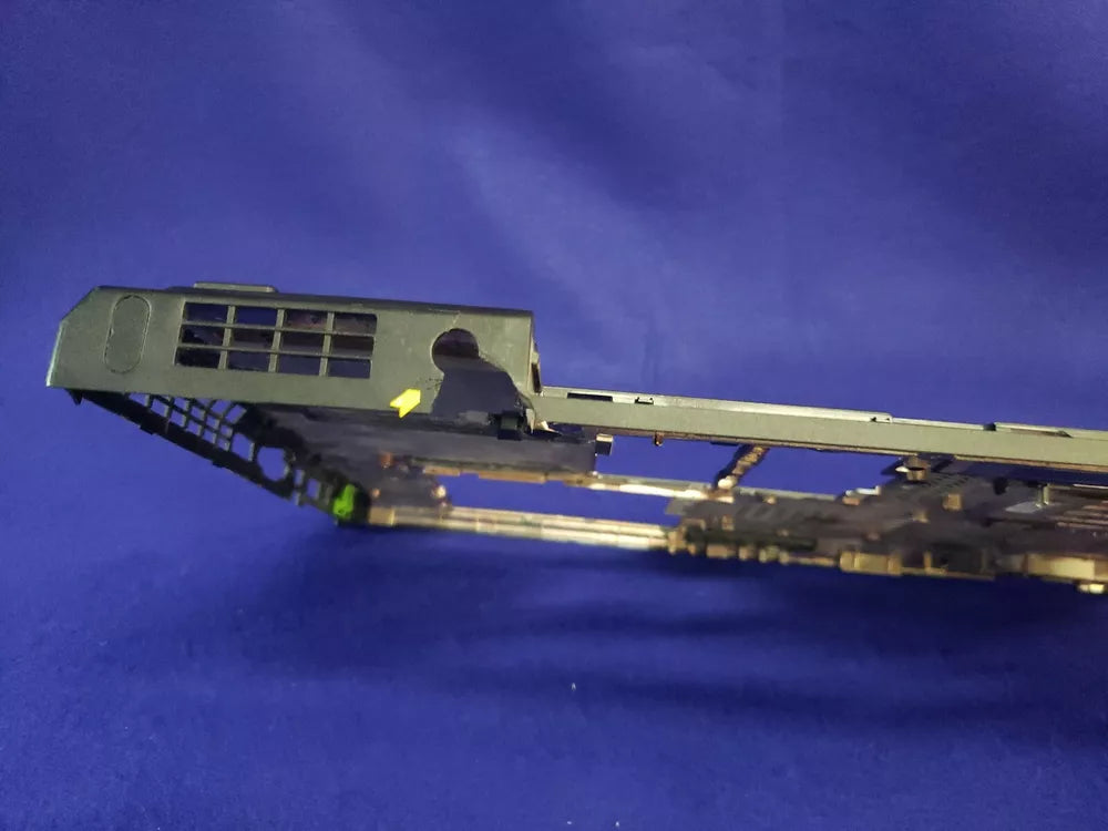 GENUINE LENOVO THINKPAD W520 BOTTOM BASE COVER 04W1673 GRADE C - Honeybee-Technologies